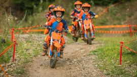 Kreativ, interaktiv und spannend – so präsentiert sich das diesjährige Sommerprogramm der KTM Motohall.