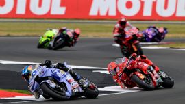 In der "Cathedral of Speed" nehmen 20 Königsklässler einen weiteren Anlauf, das Superduo Marc und Álex Márquez zu knacken.
