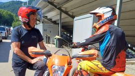 Peter „Petz“ Bachler zählt zu den Schlüsselfiguren der österreichischen Enduro-Landschaft – insbesondere am legendären Red Bull Ring in Spielberg.