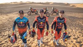 Red Bull KTM Factory Racing ist bereit für die Rallye Dakar 2026, nachdem das Team in der Saison 2025 die FIM-Weltmeisterschaft im Rallye-Raid (W2RC) dominiert hat.