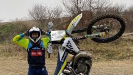 Red Bull Romaniacs: Wenn die Midlife-Crisis zuschlägt – oder warum es Thomas als Amateur immer ganz genau wissen will.