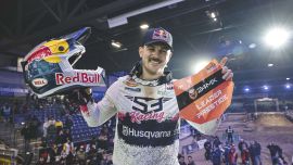 Perfekte Nacht für Billy Bolt bei der zweiten Runde der SuperEnduro