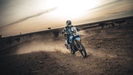 Das Ténéré Yamaha Rally Team, in Zusammenarbeit mit Riders for Health (unterstützt von Two Wheels for Life), hat eine hervorragende dritte Etappe bei der Africa Eco Race 2026 hingelegt.