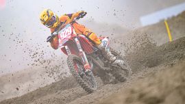 Moritz Ernecker wird erstmals italienischer Motocross-Meister, Bruder Maximilian wird in Mantova Tages 8.ter auf 250ccm und in der Meisterschaft 7.ter.