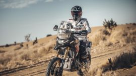 Es war ein äußerst erfolgreicher Tag für Aprilia Tuareg Racing, denn Jacopo Cerutti zeigte während der gesamten elften Etappe der Africa Eco Race 2026 eine solide und überzeugende Leistung.