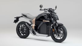 Honda hat sein erstes Elektromotorrad, die „Honda WN7”, in Europa vorgestellt und strebt bis 2050 die CO2-Neutralität aller Produkte und Unternehmensaktivitäten an.