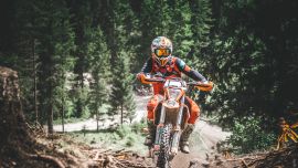Am 01.04.2026 wird die Anmeldung für das Roots of Türnitz 2026 geöffnet - kombiniert mit Red Stag bedeutet es 3 Tage Enduro fahren - auf den leiwanden Geländen in Rohr und in Türnitz sind das definitiv Pflichttermine!