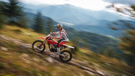 KTMs Freeride-Philosophie der grenzenlosen Motorradfreiheit setzt sich auch 2027 fort!