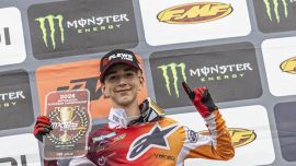 Der 15-jährige KTM-Pilot setzte sich in der 125ccm EM-Klasse auf einer der härtesten GP-Strecken der Welt durch.