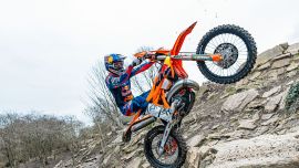 Red Bull KTM Factory Racing geht mit dem amtierenden Weltmeister Manuel Lettenbichler in die FIM-Hard-Enduro-Weltmeisterschaft 2026, wobei der Deutsche seine Dominanz in der aus neun Rennen bestehenden Serie weiter ausbauen will.
