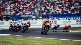 Die MotoGP ist mit dem beliebten Grand Prix der Niederlande der Saisonmitte 2026 einen Schritt näher gekommen und Red Bull KTM Tech3 verließ den TT Circuit Assen zufrieden mit einem beeindruckenden 6. Platz von Enea Bastianini.