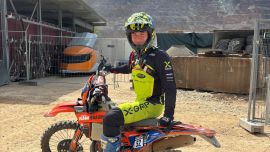 Aus der 2. Startreihe startend, konnte es Luca noch bis CP 20 schaffen und sich auf P63 vorarbeiten - und hat die Matura bestanden! Red Bull Erzbergrodeo ist somit beste Entscheidung gewesen!