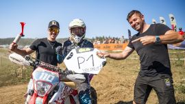 Ein Wochenende, zwei Rennen, zwei Siege: Valentino Hutter feierte bei der vierten Station der Österreichischen Enduro-Staatsmeisterschaft 2026 seinen ersten Erfolg in der Open-Klasse.