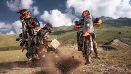 Mit der langerwarteten KTM 690 RALLY 2027 kehrt KTM zu seinen Rally-Raid-Wurzeln zurück!