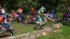 Am Wochenende vom 10./11.Oktober 2026 besucht die Enduro4Kids Serie den Schwarzen Graben in Hochneukirchen. 