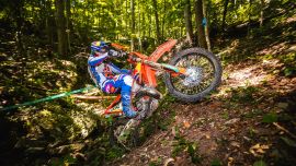 Manuel Lettenbichler vom Red Bull KTM Factory Racing Team hat nach einem perfekten Wochenende in Nashville, Tennessee, seinen vierten Red Bull Tennessee Knockout-Sieg errungen.