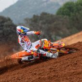 KTM präsentiert die 250 SX-F ADAMO EDITION