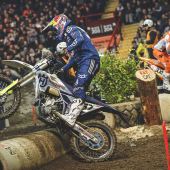 SuperEnduro 2024: Billy Bolt von Husqvarna Factory Racing ist zum 4. Mal Weltmeister