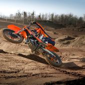 KTM präsentiert SX Baureihe 2025 - mit sensationellen Entwicklungen