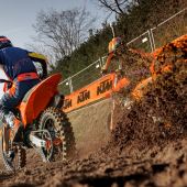 KTM präsentiert SX Baureihe 2025 - mit sensationellen Entwicklungen