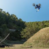 Der weltweit erste back flip mit einer Yamaha Ténéré 700