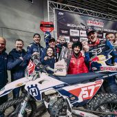 Billy Bolt holt sich den Sieg bei der fünften SuperEnduro-Runde in Ungarn