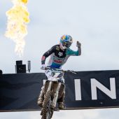Husqvarna: De Wolfs Meisterleistung bringt ihn wieder ins Rennen um den MX2-Titel