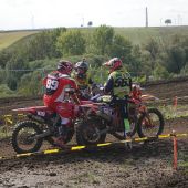 Gratulation der Fahrer nach MX 2 Lauf