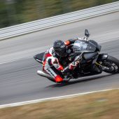 Bridgestone bringt Premium-Sportmotorradreifen Battlax Racing Street RS12 auf den Markt