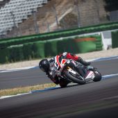 Der Bridgestone Battlax V03 liefert herausragenden Grip und Top-Performance auf der Rennstrecke