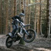 Entdecke die neuen Pro-Enduro-Modelle von Husqvarna Mobility!