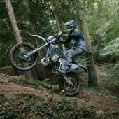 Entdecke die neuen Pro-Enduro-Modelle von Husqvarna Mobility!