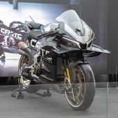 EICMA MOTORRADMESSE: CFMoto V4 SR-RR Prototyp
