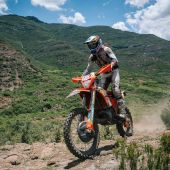 Manuel Lettenbichler beendet mit Podiumsplatzierung Saison 2025 als Weltmeister