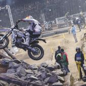 Perfekte Nacht für Billy Bolt bei der zweiten Runde der SuperEnduro