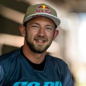 NIGHT of the JUMPs  Saisonauftakt in Berlin