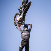 NIGHT of the JUMPs  Saisonauftakt in Berlin