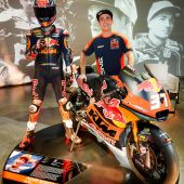 Pedro Acosta in der KTM Motohall!
