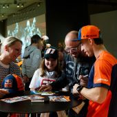 Pedro Acosta in der KTM Motohall!