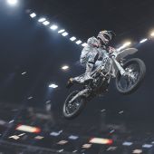 Billy Bolt kämpft sich zum Sieg beim SuperEnduro in Budapest