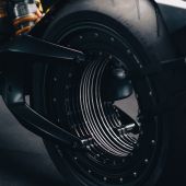 Donut Lab & Verge: Ein ungewöhnlicher Praxistest für neue Batterietechnologie