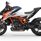 Kompromisslos bis ins letzte Detail: Die KTM 1390 SUPER DUKE RR 2026 steht an der Spitze der KTM‑Street‑Modelle. Oder kurz gesagt: THE BEAST RR.