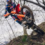 Die Modellreihe KTM EXC und EXC-F 2027 baut auf den langjährigen Erfolgen von KTM im Enduro-Spitzensport auf.