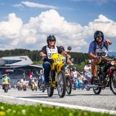 MotoGP-Fans feiern Hymne mit Woodstock Allstar Band