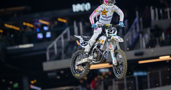 Husqvarna: Malcom Stewart macht Fortschritte ! | Motorradreporter