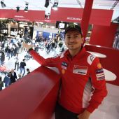 Ducati präsentiert drei brandneue Motorräder – Panigale V4 R, Hypermotard 950 und Diavel 1260 – sowie die Ducati Scrambler Familie, die Multistrada 950 S, Multistrada 1260 Enduro und viele weitere neue Versionen und Farbvarianten für 2019 auf der EICMA 2018.