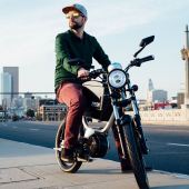 Elegant, leise und ohne Emissionen durch die City mit Monday Bikes.