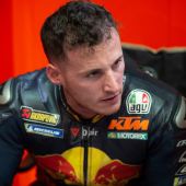 Der zweite Tag der letzten Tests vor der Saison auf dem Losail International Circuit bedeutete für das KTM-MotoGP-Quartett harte, aber produktive Arbeit. Pol Espargaro von Red Bull KTM fuhr mit der RC16 erneut als Schnellster und war nur 0,6 Sekunden von Alex Rins entfernt.