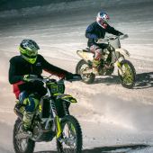 Enduro-, Quad- und Snowmobile-Fahrer aus fünf Nationen stellen sich beim Rennen am 2. März 2019 der doppelten Herausforderung im Schnee.