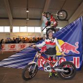 In der Halle zeigten Adrian Guggemos und Philipp Schmidt auf der bike- austria Messe ihr Können.